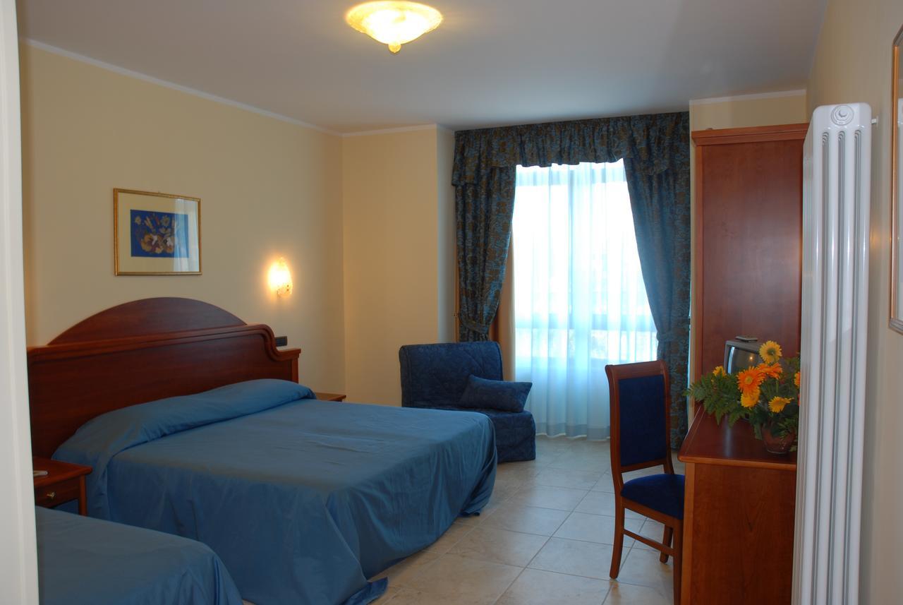 Hotel Duca Di Calabria سيرا سان برونو المظهر الخارجي الصورة