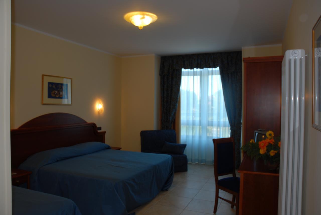 Hotel Duca Di Calabria سيرا سان برونو المظهر الخارجي الصورة